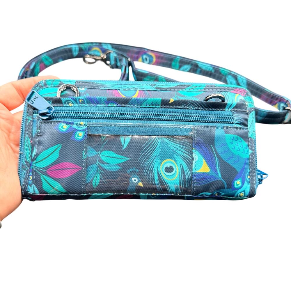 Lug Kickflip RFID Wallet Wristlet crossbody Peacock Feather Print Organizer - Picture 4 of 8